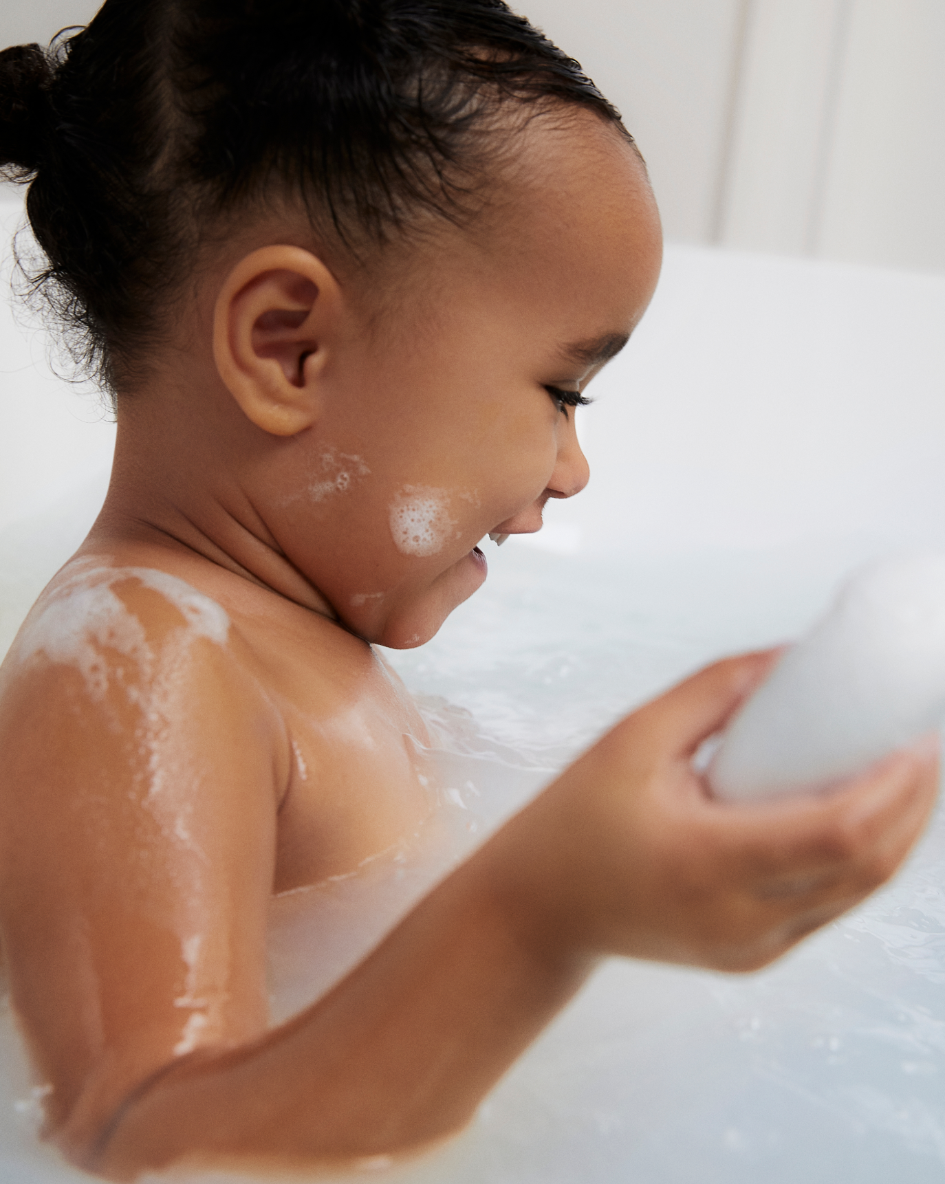 Milky Jelly Cleansing Bar - Image 4